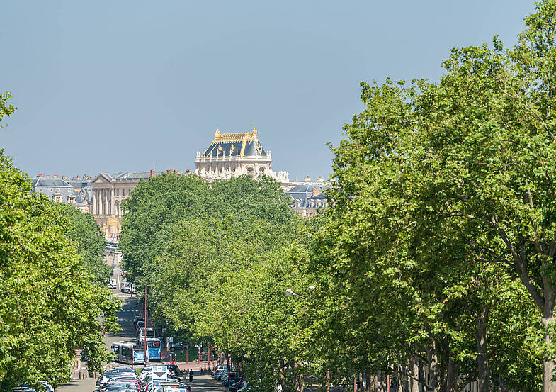 Vue vers l'avenue de Sceaux et le château depuis les Étangs Gobert