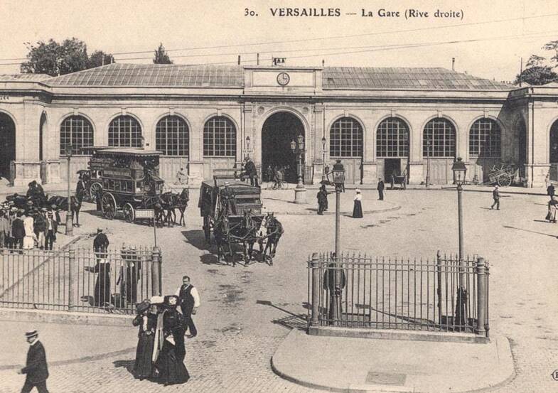 Gare Versailles Rive droite et voitures hippomobiles