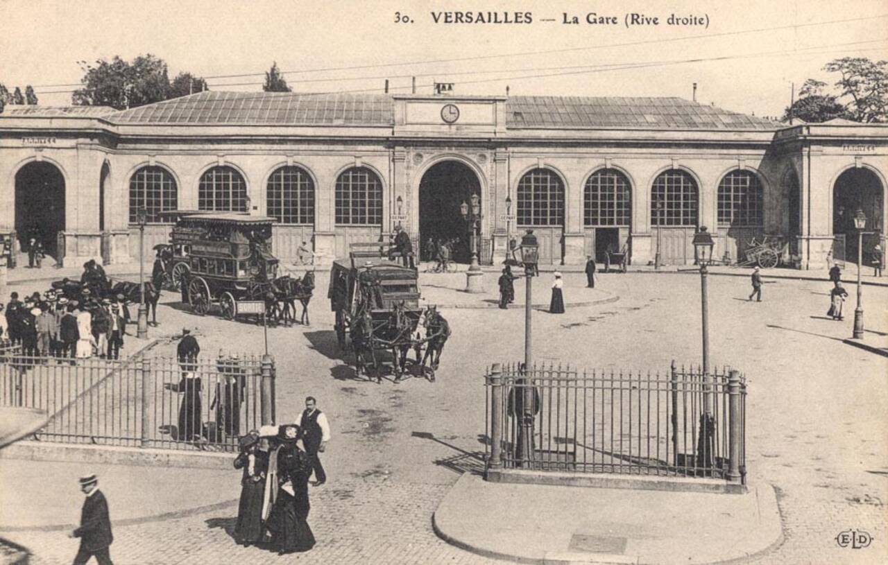 Gare Versailles Rive droite et voitures hippomobiles