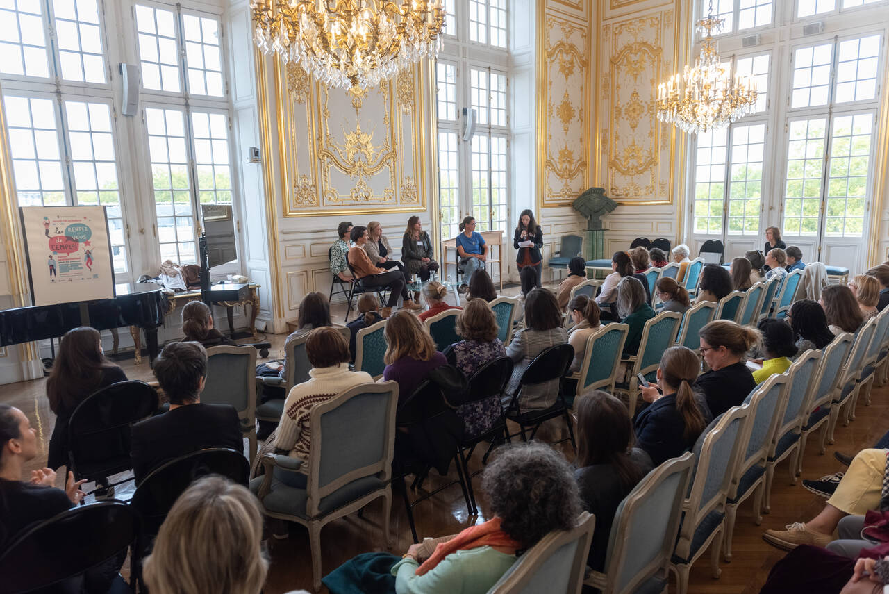 table ronde "5 femmes aux parcours inspirant" organisée dans le cadre du salon emploi des femmes à Versailles 